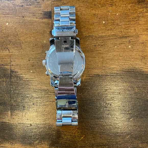 Michael Kors silver men’s watch - Picture 3 of 4